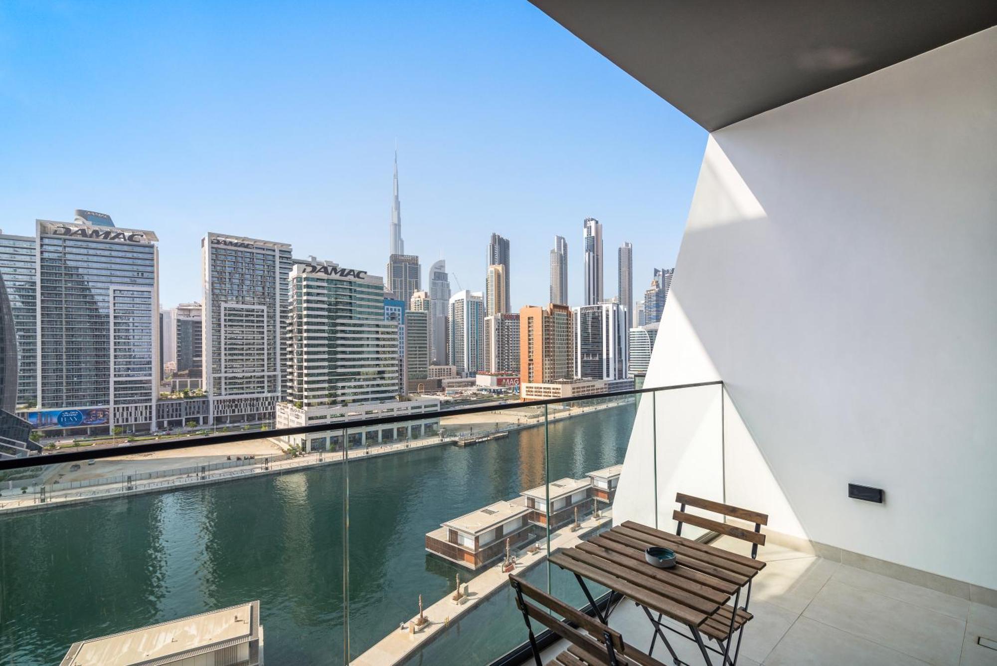 Furnished Apartment Binghatti Canal - Burj Khalifa View, Dubai Exterior foto